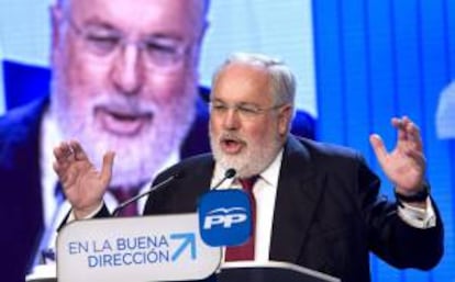 El ministro de Agricultura, Alimentación y Medio Ambiente y cabeza de lista del PP a las elecciones europeas, Miguel Arias Cañete, durante su intervención ayer en el acto de presentación oficial de la candidatura de los populares para los comicios europeos del 25 de mayo, celebrado en Toledo.