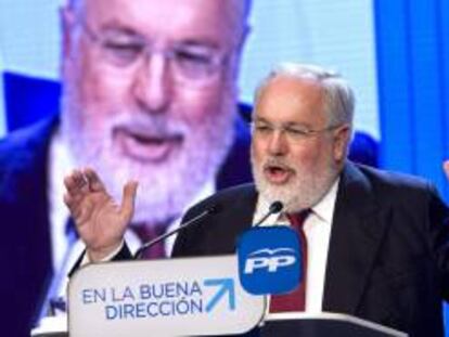 El ministro de Agricultura, Alimentación y Medio Ambiente y cabeza de lista del PP a las elecciones europeas, Miguel Arias Cañete, durante su intervención ayer en el acto de presentación oficial de la candidatura de los populares para los comicios europeos del 25 de mayo, celebrado en Toledo.