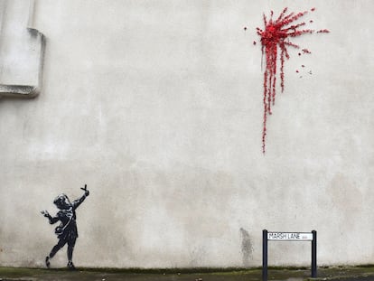 Un mural de Banksy en Bristol, Reino Unido en febrero de este año.