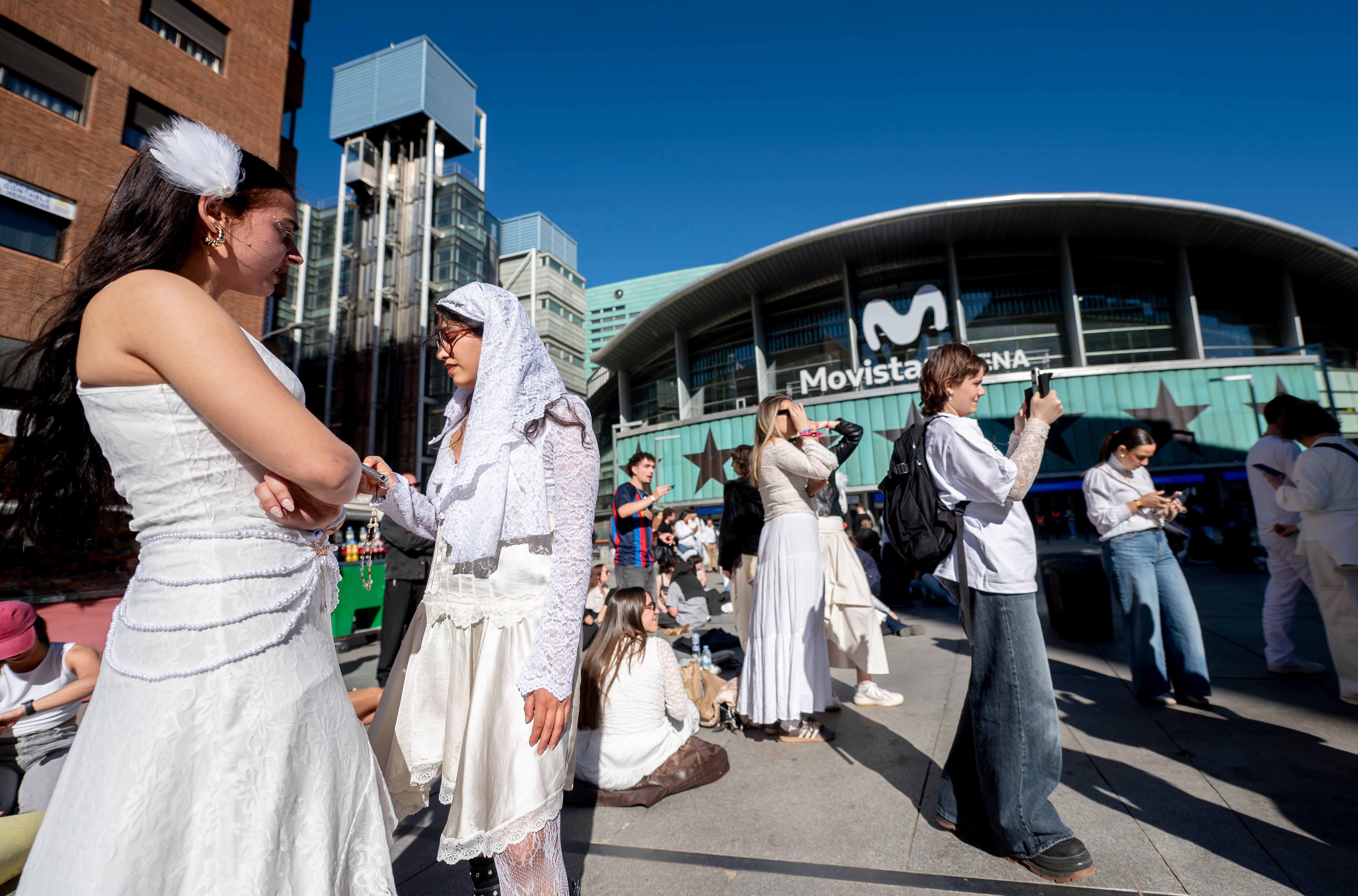 Iconografía cristiana, hábito y moda