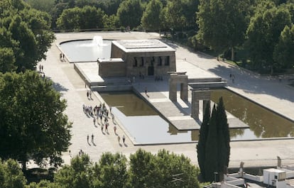 Vista del Templo de Debod, en el parque del Oeste de Madrid.