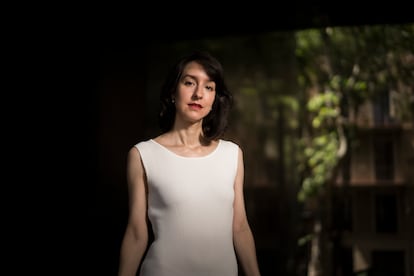 Otra imagen de la autora catalana.
