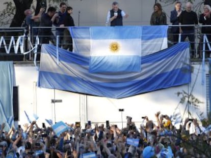 El presidente argentino lanza su campaña para la reelección con un acto multitudinario en Buenos Aires