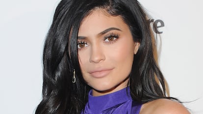 Kylie Jenner

Su hermana prefiere darle a champú con más frecuencia. Según contó al New York Times: "Solía lavarme el pelo todos los días, pero la gente me decía que no era bueno para el cabello, así que ahora trato de hacerlo cada dos días".