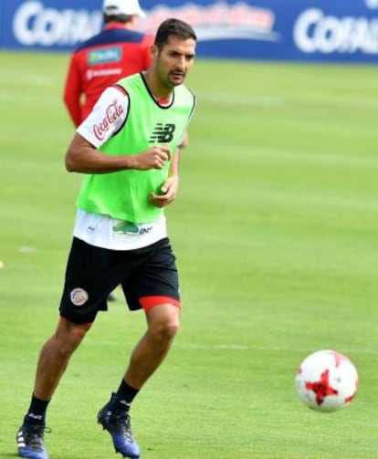 El deportivista Celso Borges se ejercita con Costa Rica en San Rafael de Alajuela.