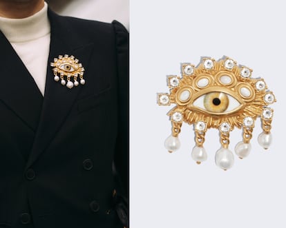 Ojos. El surrealismo ha sido un tema recurrente en el streetstyle de las últimas Semanas de la Moda. Maison Schiaparelli se lleva la autoría con una cantera de bolsos-cara, pendientes con forma de oreja o su icónico broche-ojo. Esta última joya fabricada en latón dorado, pedrería y briolettes de cristal sorprende por su iris hiperrealista, creado a partir de una impresión en resina natural.