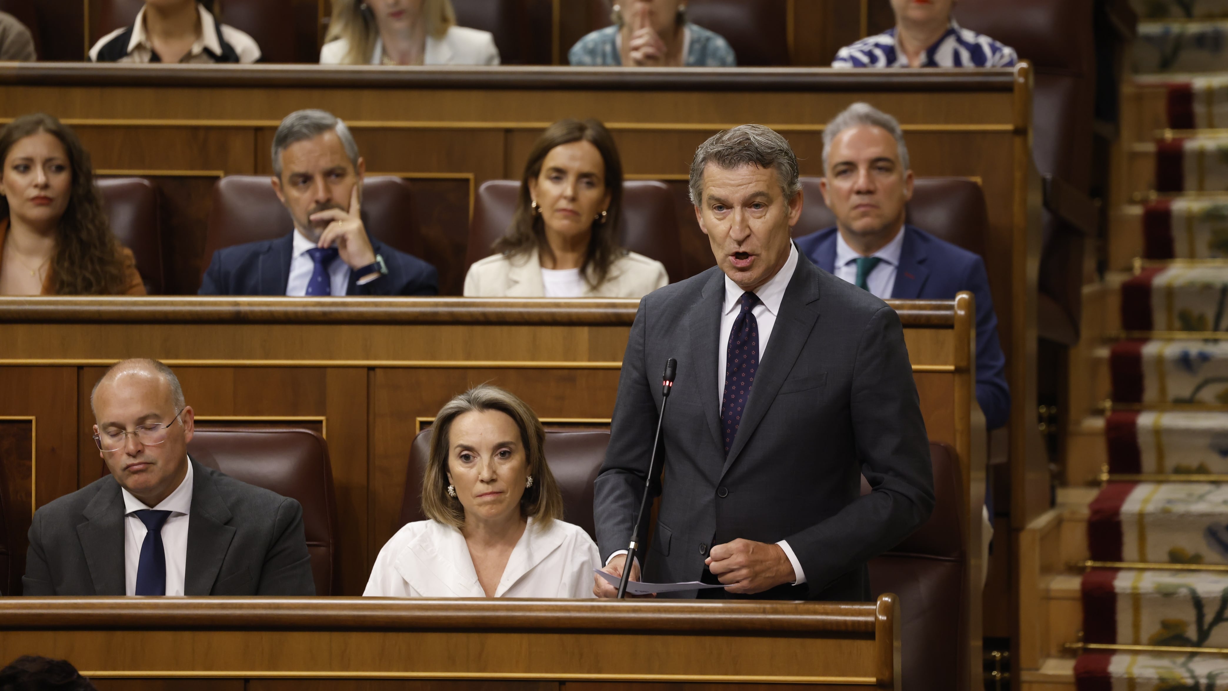 La crónica |  Sánchez defiende al fiscal general y escapa de las acusaciones del PP 