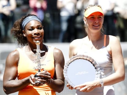 Serena Williams y María Sharapova posan juntas el pasado mes de mayo, en el Abierto de Madrid.