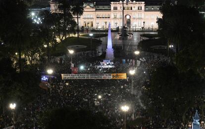 Vista aérea de la manifestación en Buenos Aires, en la que numerosas mujeres han acudido a la marcha con el pañuelo verde, símbolo de las protestas por el aborto legal.