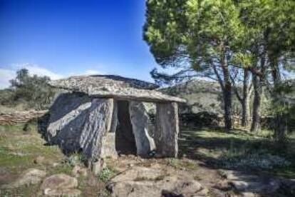 El dolmen de la Creu d’en Cobertella.