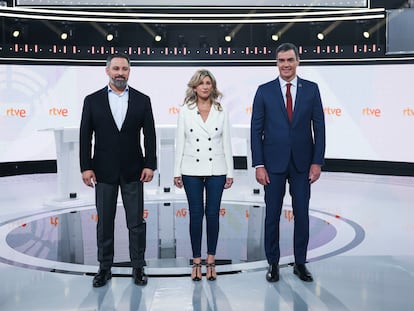 Santiago Abascal, Yolanda Díaz y Pedro Sánchez, antes del debate en RTVE.