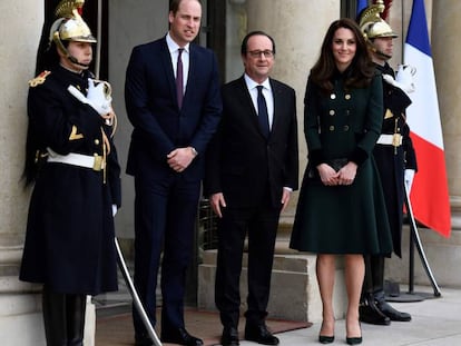 Francois Hollande, con los duques de Cambridge, en París.