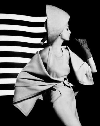 'Dorothy + white light stripes' (1962), de William Klein.