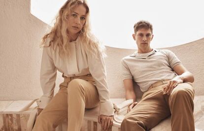 Los modelos Raquel Zimmermann y Mathias Lauridsen, en una de las imágenes de la campaña de la colección Mango Committed.