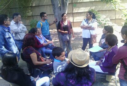 La Biblioteca Humana es un proyecto cultural en el que los asistentes conversan con los participantes como un lector lee un libro.