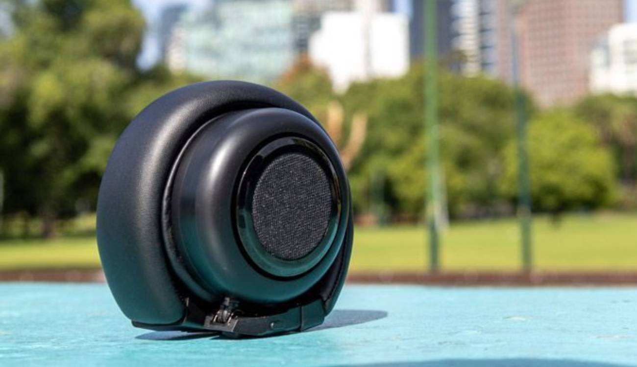 Estos auriculares se convierten en un altavoz con solo girarlos