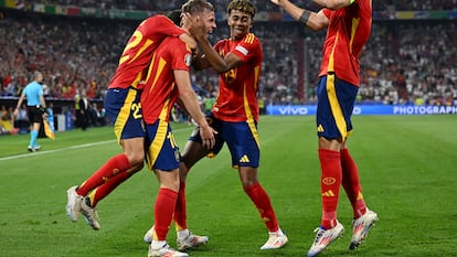 Celebración del gol de Dani Olmo.