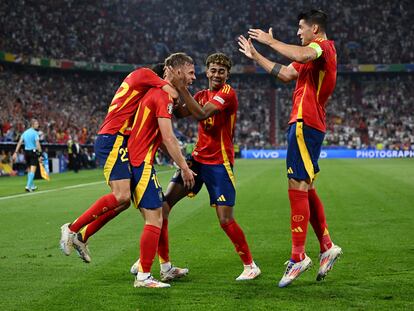 Celebración del gol de Dani Olmo.