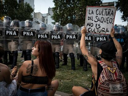 Protestas contra las propuestas de ley del presidente argentino Javier Milei, en enero del 2024.