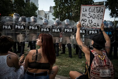 Protestas contra las propuestas de ley del presidente argentino Javier Milei, en enero del 2024.