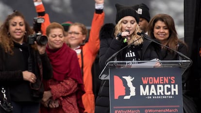 Amy Schumer y Madonna intervienen en la marcha contra Trump.