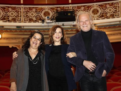 Helena Pimenta, Amaya de Miguel y Lluís Homar, el pasado miércoles en el Teatro de la Comedia de Madrid.
