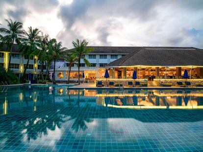 Piscina del hotel Boat Lagoon de NH en Phuket (Tailandia)