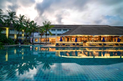 Piscina del hotel Boat Lagoon de NH en Phuket (Tailandia)