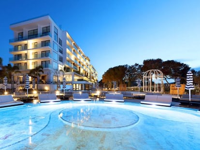Piscina del Hotel BLESS Ibiza, en una imagen facilitada por Azora. 