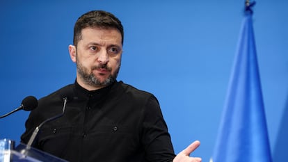 El presidente ucranio, Volodímir Zelenski, durante su rueda de prensa en la primera jornada de la Conferencia para la Reconstrucción de Ucrania, este jueves en Roma.