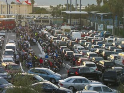 Most people have to wait over an hour to cross the border between Gibraltar and La Línea de la Concepción.