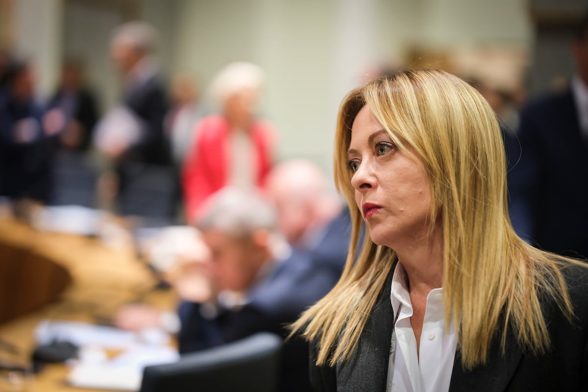 Meloni convertida en angelito: restauran una iglesia en Roma y pintan un querubín con la cara de la primera ministra