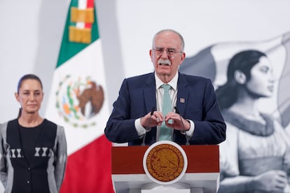 Julio Berdegué este martes durante la rueda de prensa de Claudia Sheinbaum, en Palacio Nacional.