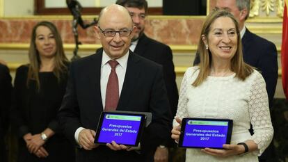 Crist&oacute;bal Montoro con Ana Pastor