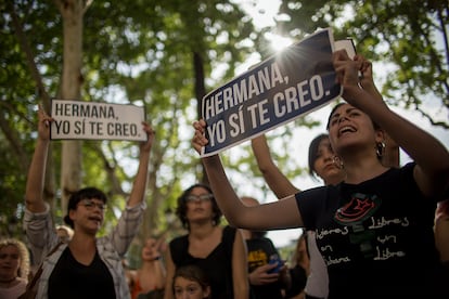 Concentración feminista en protesta por la sentencia de 'La Manada' en abril de 2018.