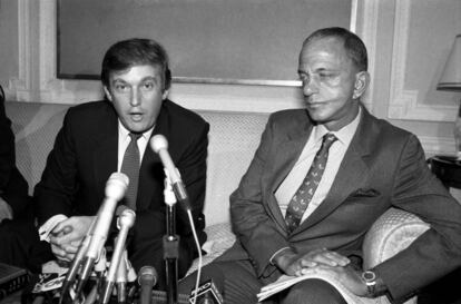 Donald Trump com seu advogado Roy Cohn, no início dos anos oitenta.