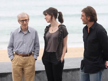 Woody Allen junto a Rebecca Hall y Javier Bardem durante su presencia en el Festival de Cine de San Sebastián de 2008.