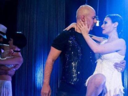 Roberto &Aacute;lamo y Natalia Verbeke en una escena de &#039;Bienvenidos al Lolita&#039;.