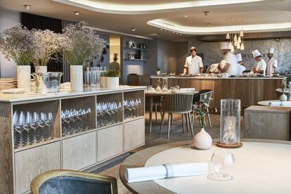 Una imagen de la sala de Geranium. Este año, 'Restaurant' ha situado en lo más alto del podio a dos restaurantes de Copenhague. Dirigido por Rasmus Kofoed, Geranium lleva en la lista de los 50 mejores desde principios de la pasada década. Fue también el primer establecimiento danés en obtener tres estrellas Michelin, en 2016.