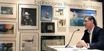 El comisario del programa de exposiciones itinerantes de la BBK, Alejandro Zugaza, este lunes en Bilbao. 