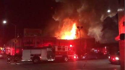 Imagen de l'incendi facilitada pel cos de bombers de Oakland.