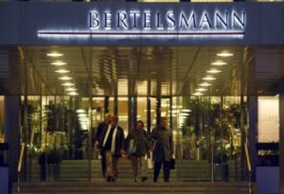 Entrada de la sede del grupo de medios de comunicación alemán Bertelsmann en Gütersloh, al oeste de Alemania. EFE/Archivo