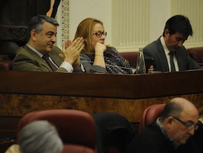 El diputado general de Álava, Javier de Andrés, durante el pleno de las Juntas del territorio.