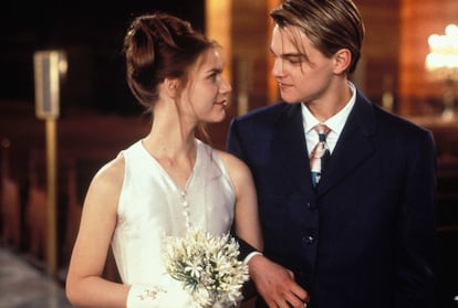 En 1996 Leonardo DiCaprio se convertiría en el Romeo por el que suspiraban numerosas adolescentes tras el éxito de la película ‘Romeo + Julieta’. En el filme, que llegó a los 147 millones de dólares en la taquilla mundial, interpretaba al clásico personaje de Shakespeare compartiendo pantalla con la actriz Claire Danes. 
