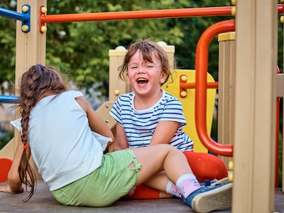 ¿Tiene sentido vestir a las niñas preciosas y presumidas para ir a explorar, jugar y socializar al parque?