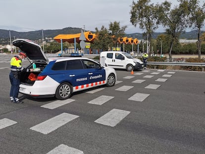 Control de los Mossos d'Esquadra en uno de los peajes, en una imagen de archivo.