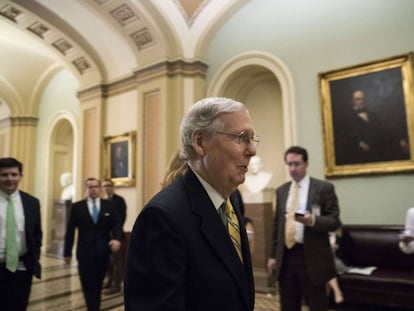 El l&iacute;der de la mayor&iacute;a republicana en el Senado, Mitch McConnell, este martes en el Capitolio.