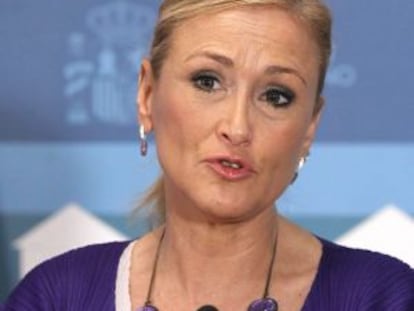 La delegada del Gobierno, Cristina Cifuentes, durante la rueda de prensa.