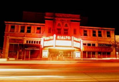 Exterior del cine Rialto, en Los Ángeles.