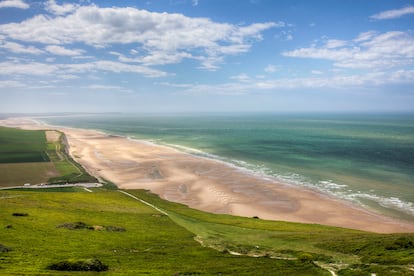 Ruta E40

Si hay una carretera en Europa que pueda plantarle cara a la mítica ruta 66 estadounidense  esa es la E40. Es la más larga del continente y arranca desde las costas de Calais, Francia (en la foto).